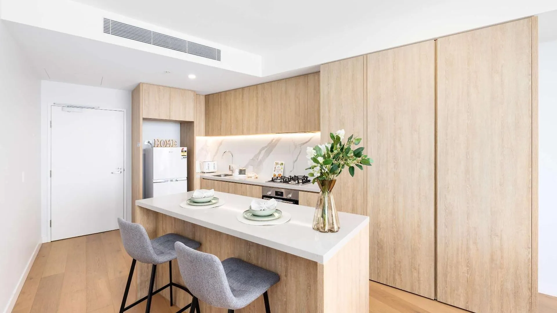 Modern 1Br Apt Steps From Casino & Pacific Fair Gold Coast Appartamento
